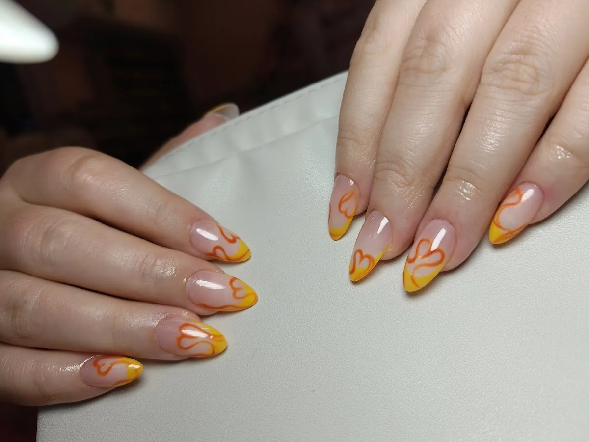 Clean nude manicure by Eyes by Betty