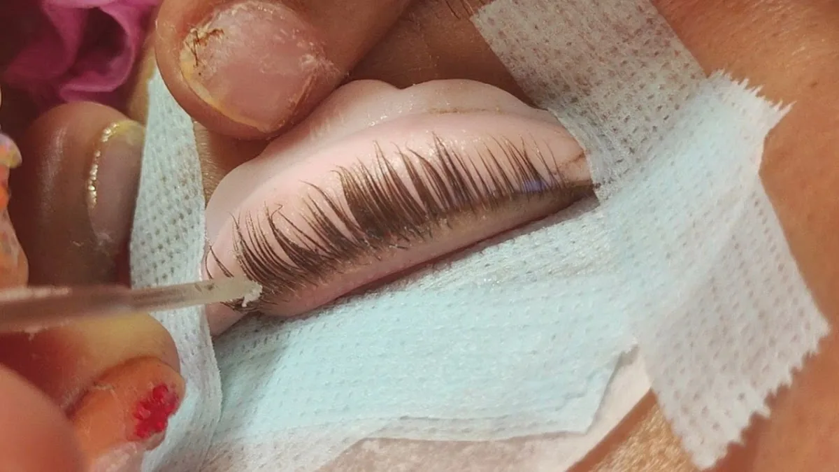 Lash & Eyebrow Lifting at Eyes by Betty